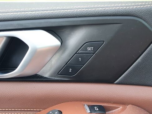 Used 2022 BMW X5 sDrive40i w/ Premium Package RWD image 14