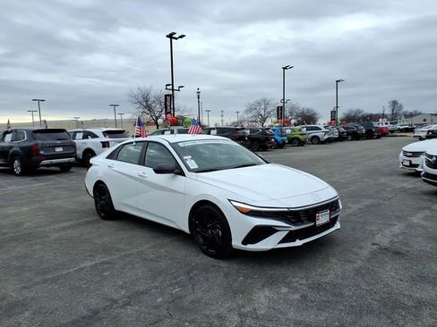 Used 2026 Hyundai Elantra Sport image 5