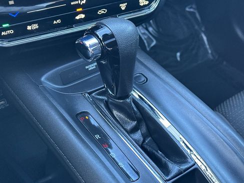 Used 2022 Honda HR-V EX image 17
