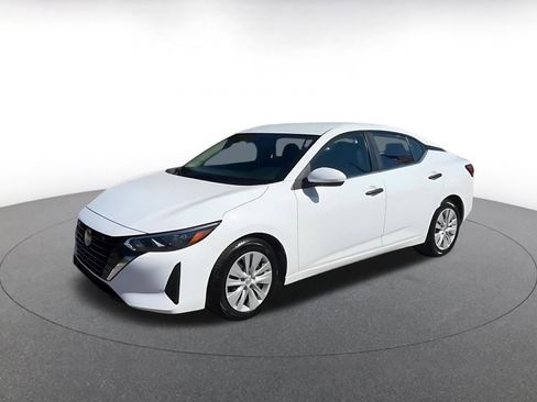 Used 2025 Nissan Sentra S image 8