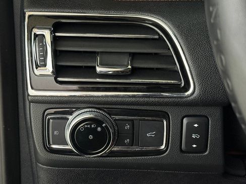 Used 2018 Lincoln Navigator Reserve w/ Technology Package image 79