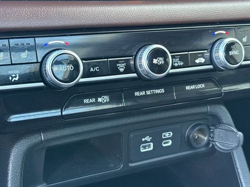 Used 2023 Honda Pilot Elite image 18