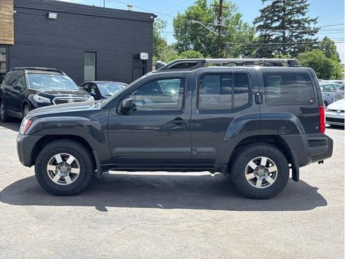 Used 2013 Nissan Xterra PRO-4X AWD/4WD image 2