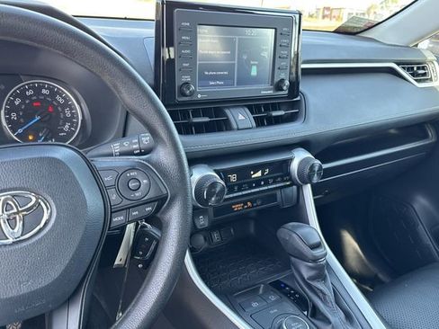 Certified 2022 Toyota RAV4 LE image 20