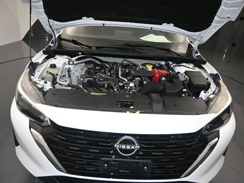 Used 2024 Nissan Sentra SV FWD image 27