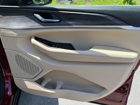 Used 2022 Jeep Grand Cherokee L Limited image 25