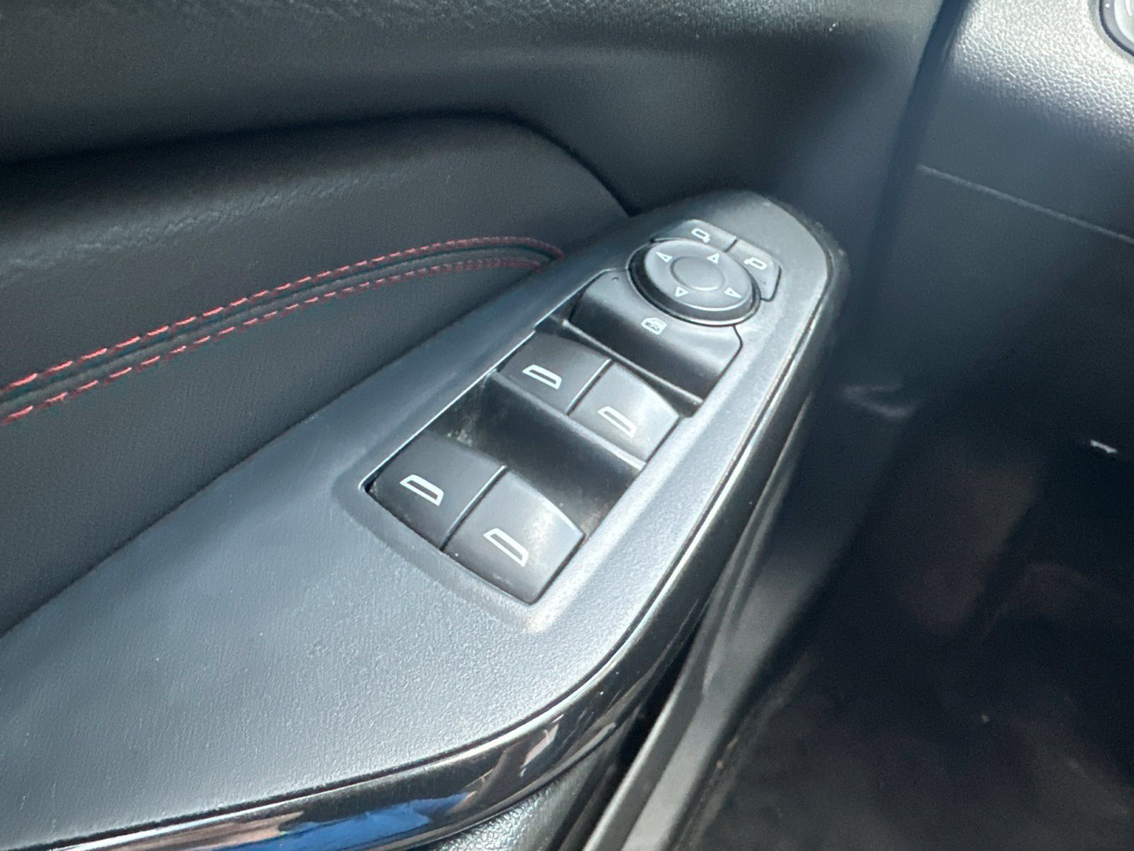 Used 2024 Chevrolet Trax RS FWD image 31