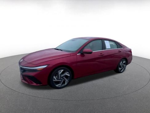 Used 2025 Hyundai Elantra Limited image 8