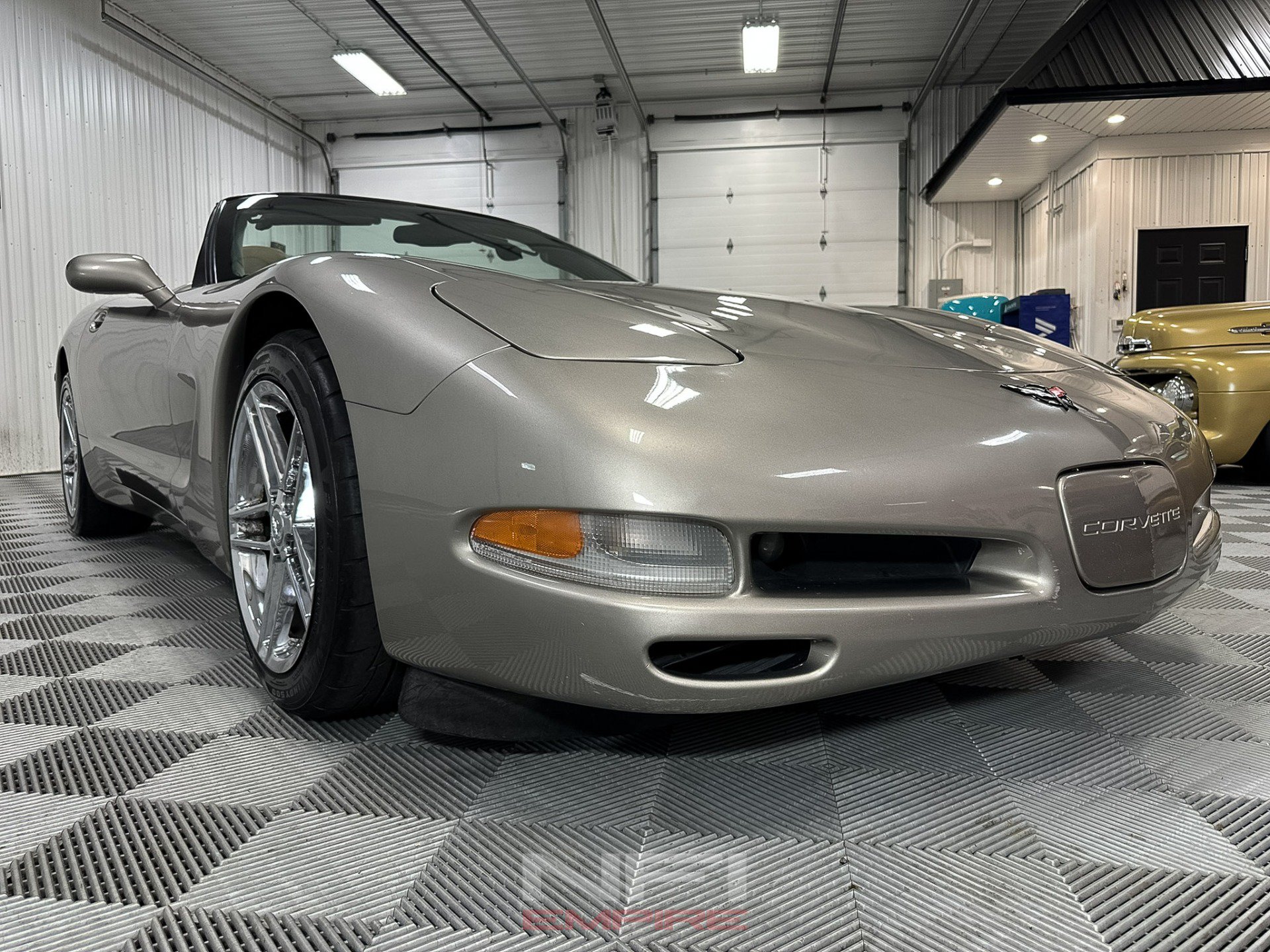 Used 2000 Chevrolet Corvette Coupe w/ Memory Pkg RWD image 24