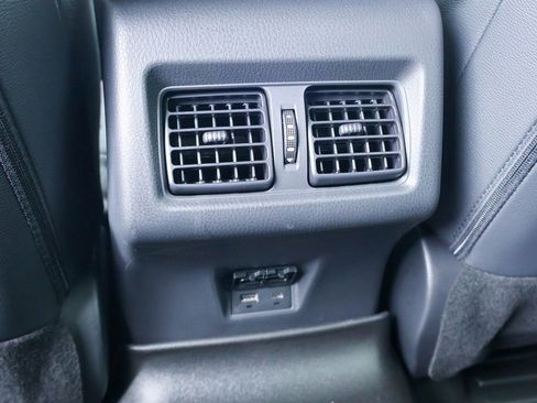 Used 2025 Toyota Camry SE image 18