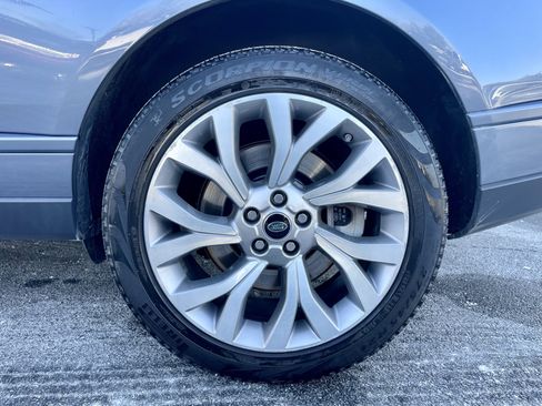 Used 2020 Land Rover Range Rover HSE image 10