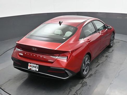 New 2025 Hyundai Elantra Limited image 37