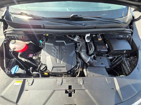 Used 2023 Kia Carnival LX FWD image 26