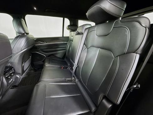 Used 2025 Jeep Grand Cherokee L Limited w/ Black Appearance Package AWD/4WD image 25