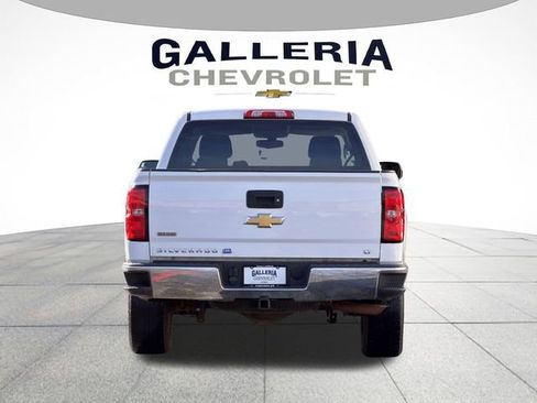 Used 2018 Chevrolet Silverado 1500 LT w/ LT Eassist Package image 6
