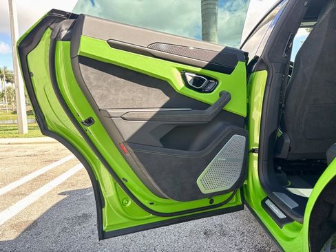 Used 2024 Lamborghini Urus S image 20