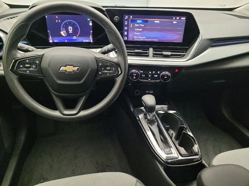 Used 2024 Chevrolet Trax LT FWD image 22