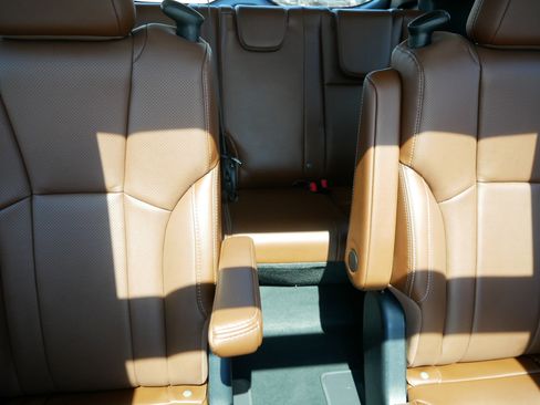 Certified 2024 Subaru Ascent Touring AWD/4WD image 13
