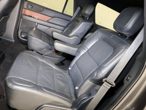 Used 2023 Lincoln Navigator Reserve AWD/4WD image 11