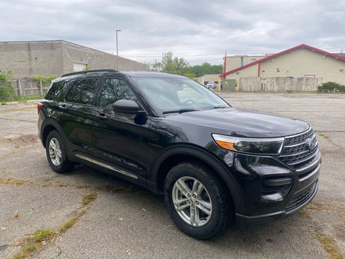 Used 2020 Ford Explorer XLT AWD/4WD image 7