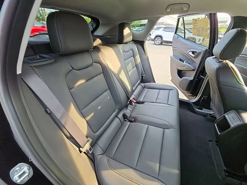 Used 2025 Chevrolet Trax ACTIV FWD image 25