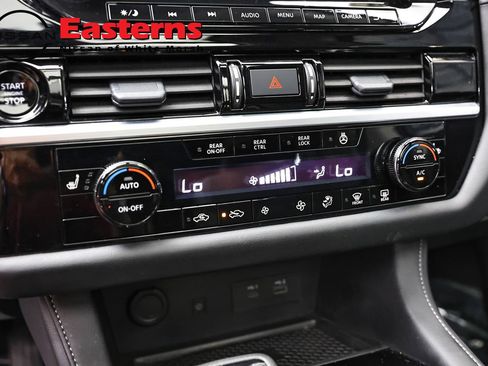 Used 2025 Nissan Pathfinder SL w/ SL Premium Package AWD/4WD image 19