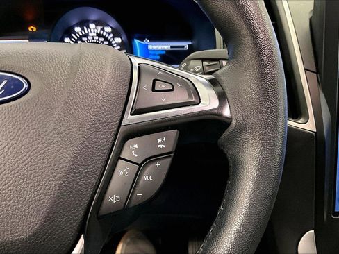 Used 2024 Ford Edge SEL image 18