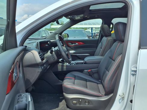 New 2026 Chevrolet Traverse RS w/ LPO, Floor Liner Package AWD/4WD image 15
