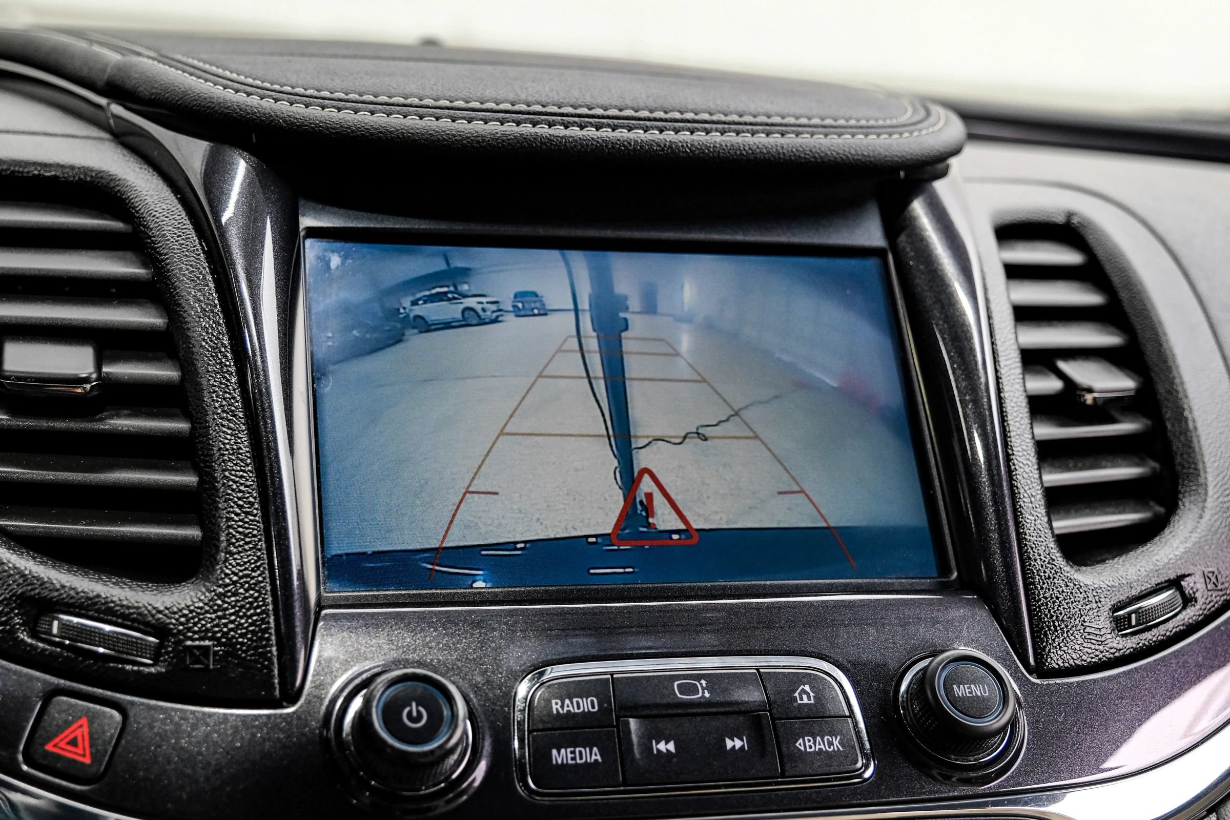 Used 2018 Chevrolet Impala Premier FWD image 23