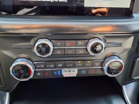 Used 2025 Ford F150 Raptor AWD/4WD image 13