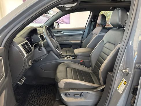 Used 2023 Volkswagen Atlas Cross Sport SEL Premium R-Line AWD/4WD image 15