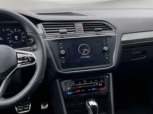 Used 2024 Volkswagen Tiguan SEL R-Line image 11