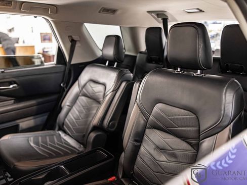 Used 2022 Nissan Pathfinder Platinum w/ Cargo Package image 34