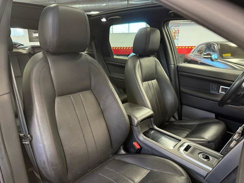 Used 2019 Land Rover Discovery Sport HSE AWD/4WD image 36