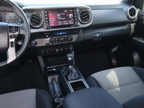 Used 2021 Toyota Tacoma TRD Sport w/ Technology Package image 12