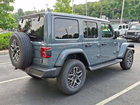 New 2026 Jeep Wrangler Unlimited Sahara AWD/4WD image 3