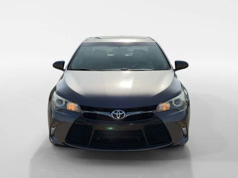 Used 2017 Toyota Camry SE w/ Moonroof Package image 8