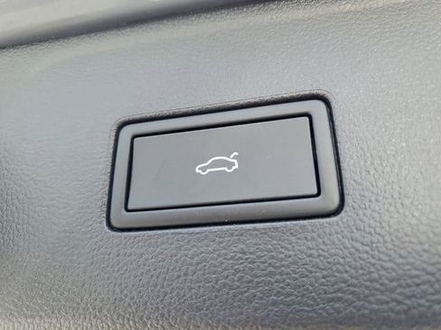 New 2026 Volkswagen Atlas SE image 8