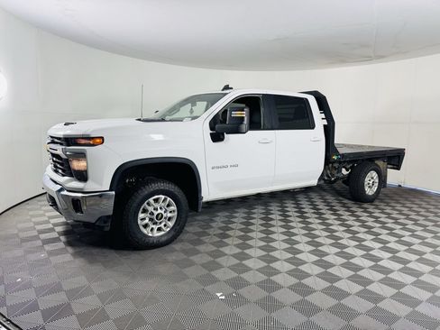 Used 2024 Chevrolet Silverado 2500 LT w/ Convenience Package AWD/4WD image 10