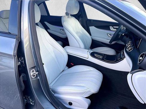 Used 2022 Mercedes-Benz E 450 4MATIC Sedan image 9