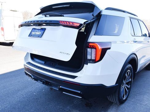 Used 2025 Ford Explorer ST-Line image 30