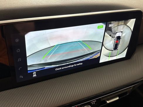 Certified 2025 Nissan Kicks SR FWD image 36