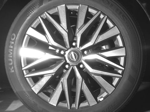 Used 2025 Nissan Altima 2.5 SV FWD image 13