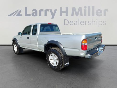 Used 2004 Toyota Tacoma 4x4 Xtracab V6 image 3