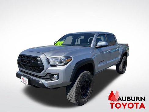 Used 2021 Toyota Tacoma TRD Off-Road w/ Technology Package AWD/4WD image 3