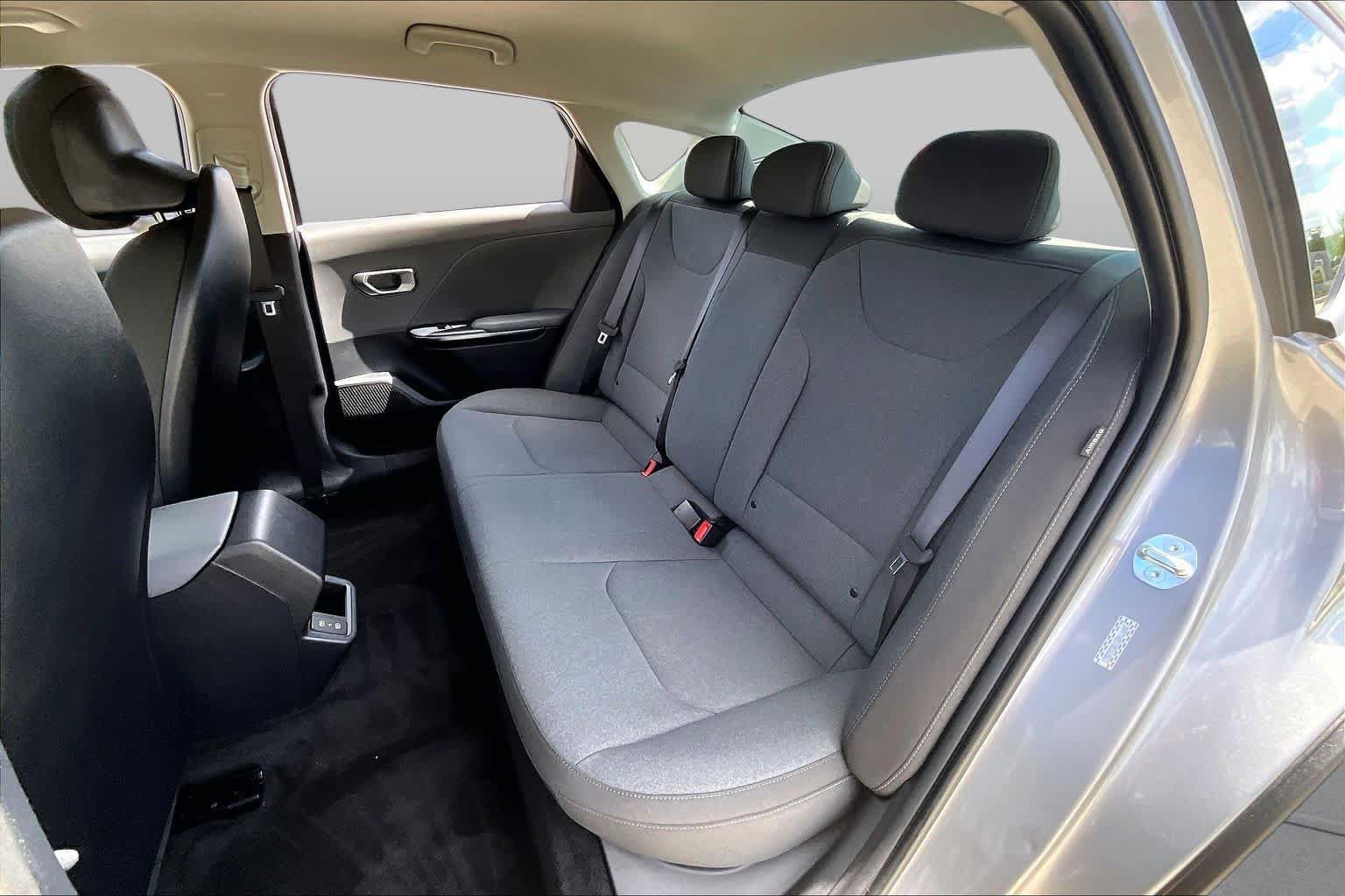 Used 2025 Kia K4 FWD image 21
