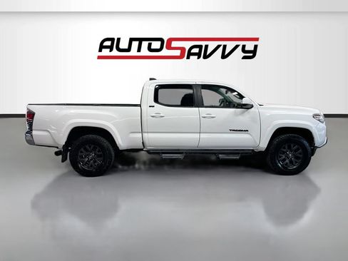 Used 2022 Toyota Tacoma SR5 w/ Black Out Package (TMS) AWD/4WD image 8