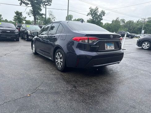 Used 2020 Toyota Corolla LE FWD image 3