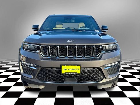 Used 2024 Jeep Grand Cherokee Limited image 3