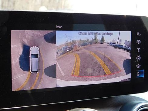 Used 2022 Mercedes-Benz GLC 300 4MATIC image 21